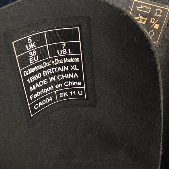 Dr. Martens 1B60 Britain XL leather knee-high platform boots. Size 7 - Picture 12 of 14